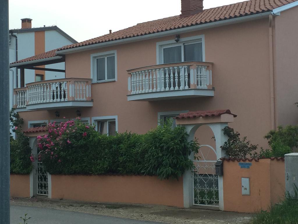 Apartment Summer 1 Pula Exterior photo